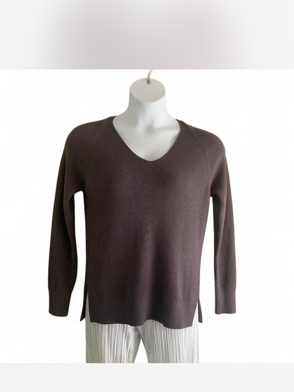 Athleta Womens  V-Neck Knit Sweater in Dark Brown size XS